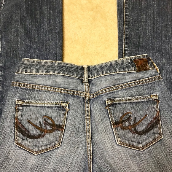 Size 2 Express Jeans - Picture 2 of 3